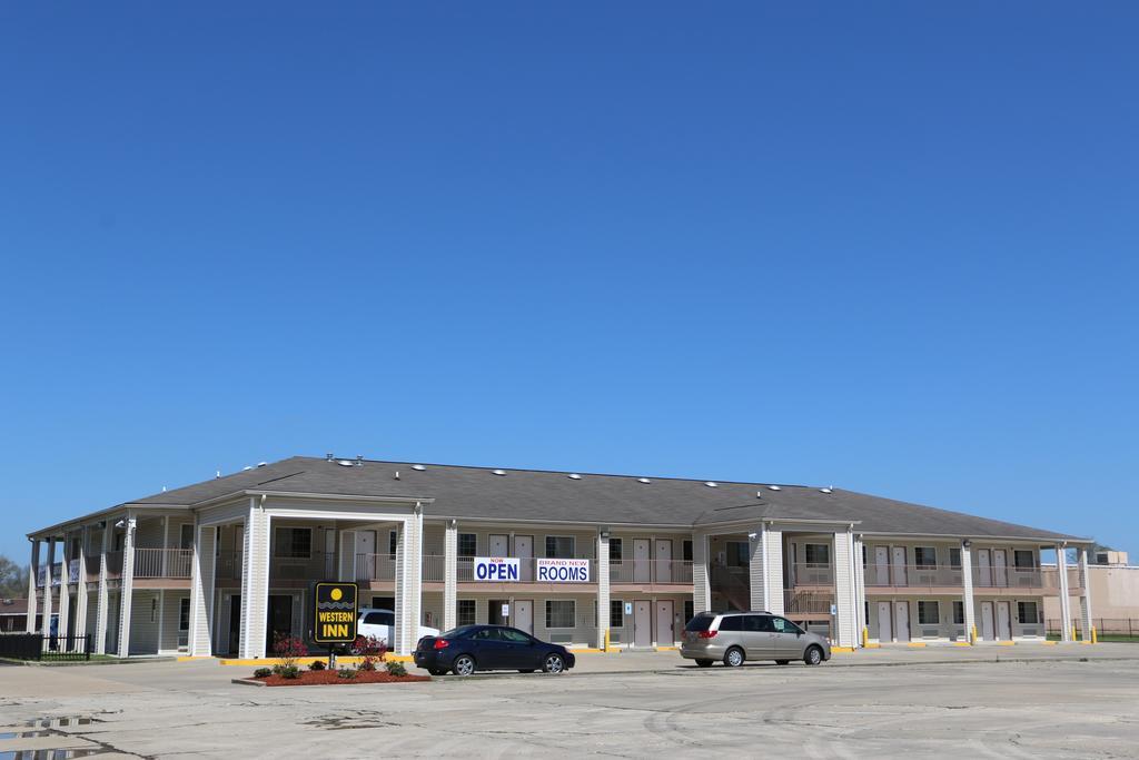 Western Inn Baker Ngoại thất bức ảnh