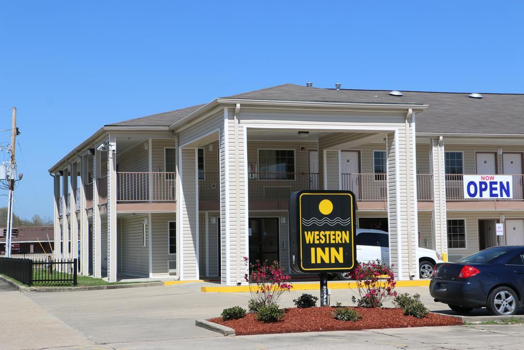 Western Inn Baker Ngoại thất bức ảnh